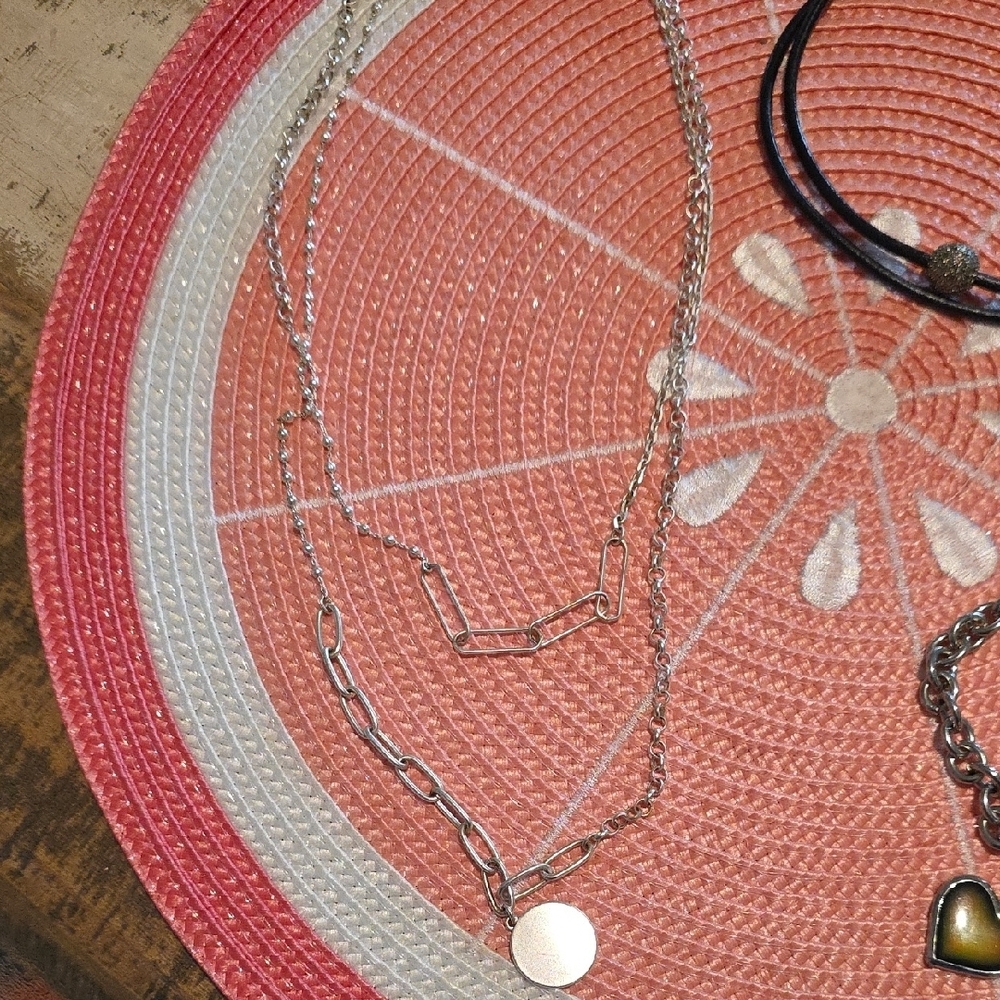BUNDLE‎  Silver and Black Necklaces 3 Total - Picture 4 of 8